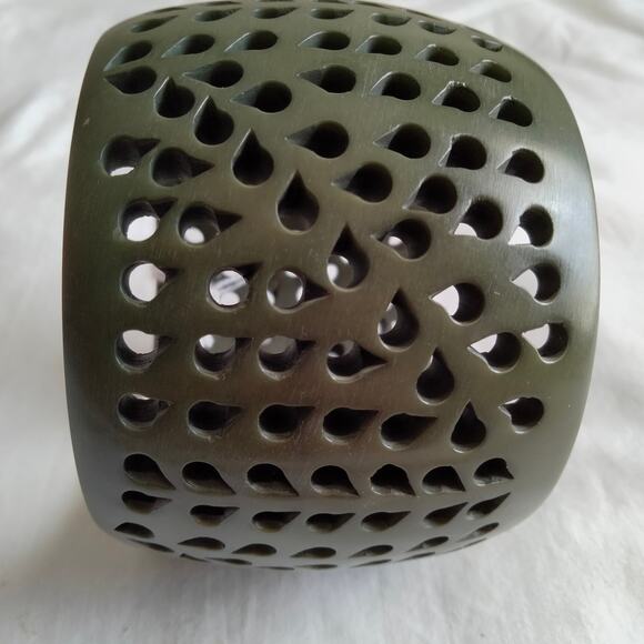 Iris Apfel & Bajalia Olive Green Bone Cutout Chunky Statement Bracelet - Picture 2 of 9